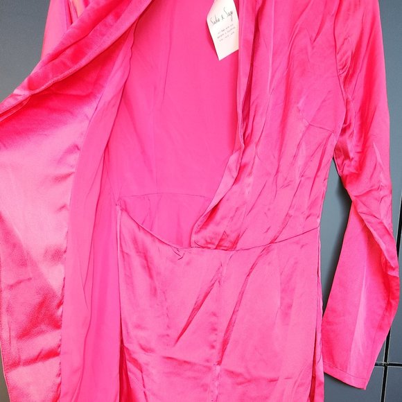 Elegant Pink Dress with Integral Pants (S) - Picture 4 of 8